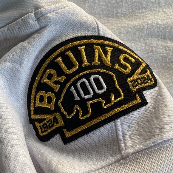 Boston Bruins NHL Jersey - Picture 3 of 6